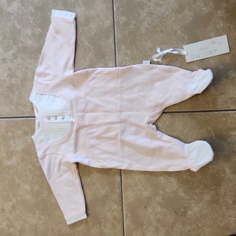 B.S. light pink and white footsie